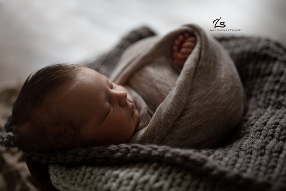 Newborn focení v Brně